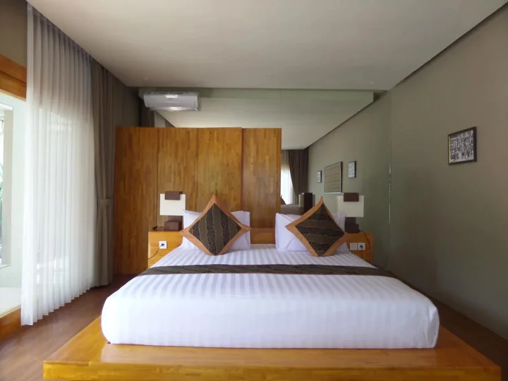 Таро: Senetan Villas and Spa Resort