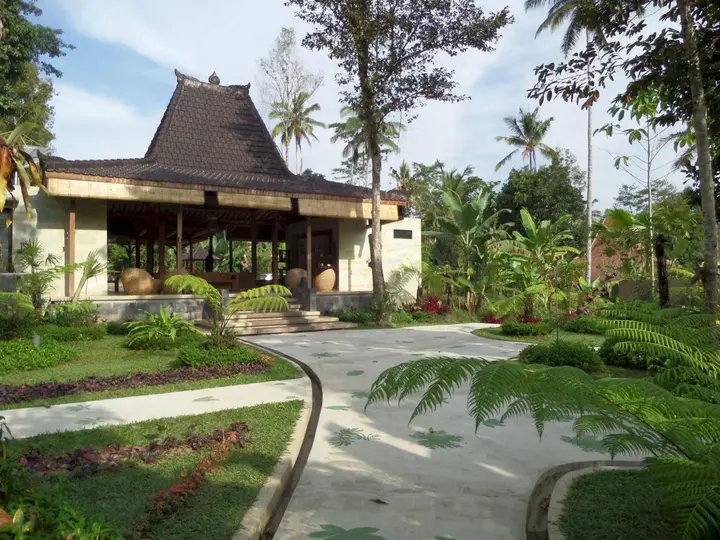 Таро: Senetan Villas and Spa Resort