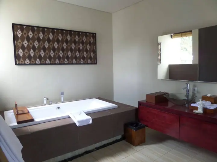 Таро: Senetan Villas and Spa Resort