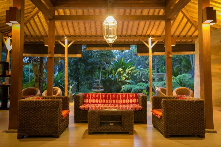 Таро: Senetan Villas and Spa Resort