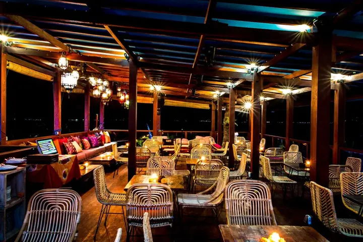 Гили Траванган: Pesona Beach Resort & Spa