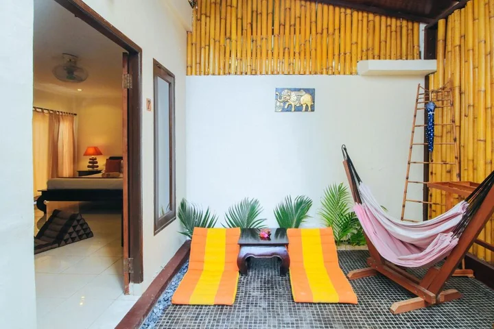 Гили Траванган: Pesona Beach Resort & Spa