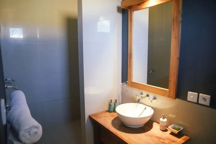 Гили Траванган: Pesona Beach Resort & Spa