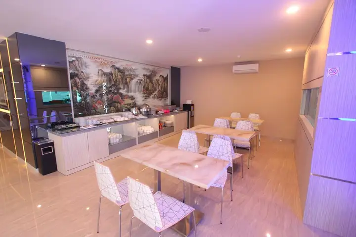 Батам: Lovina Inn Hotel Batam