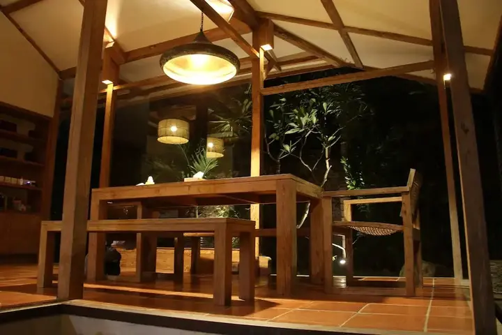 Гили Траванган: Luxury Villa Bhuvana