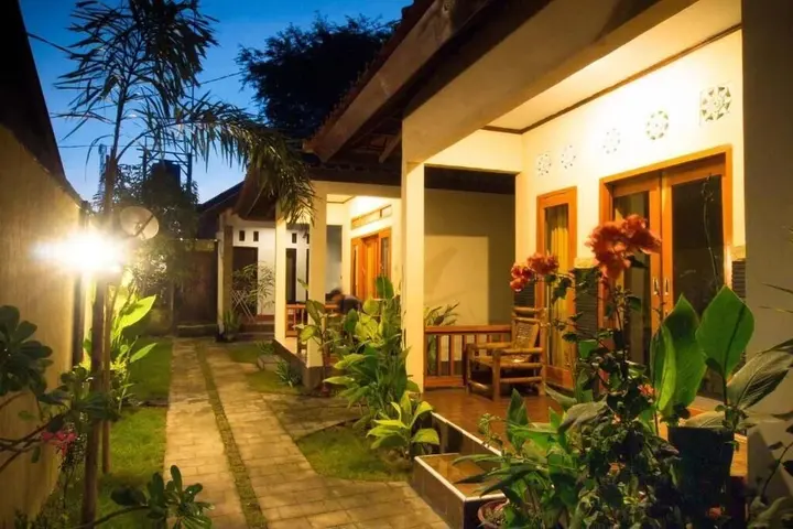 Гили Аир: Anugrah Bungalow