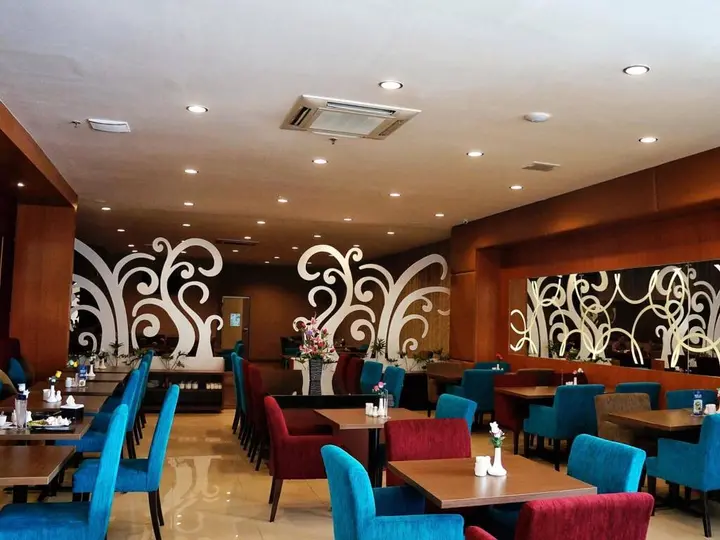Медан: Royal Suite Condotel