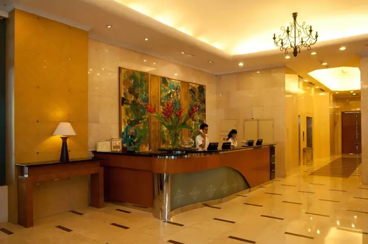 Grand Tropic Suites Hotel — фото 2