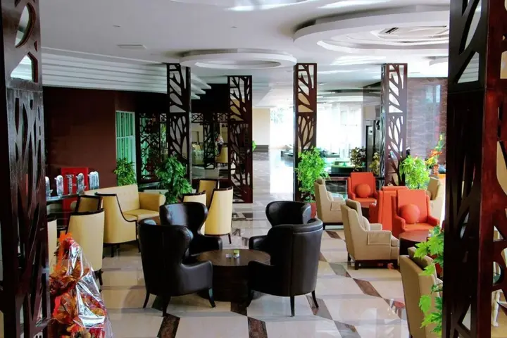 Соронг: The Belagri Hotel and Convention