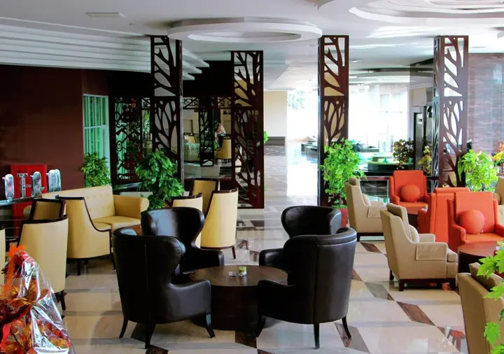 Соронг: The Belagri Hotel and Convention