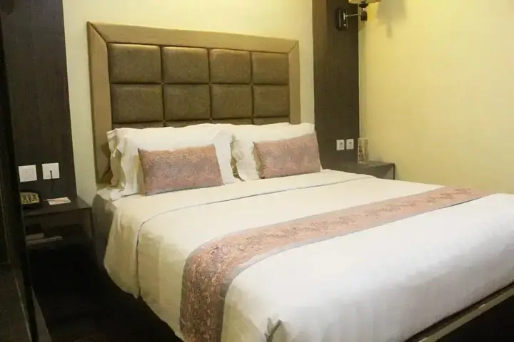 Соронг: The Belagri Hotel and Convention