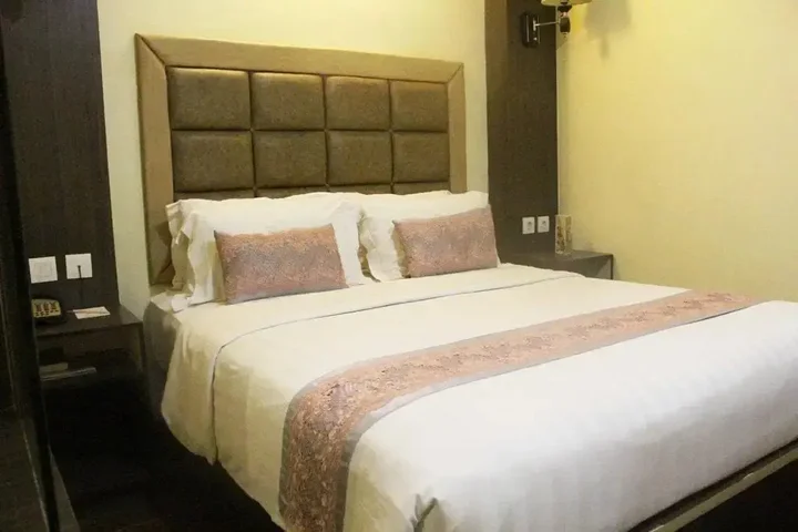 Соронг: The Belagri Hotel and Convention