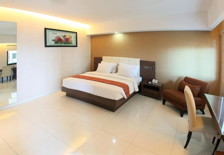 Кудус: Kenari Asri Hotel