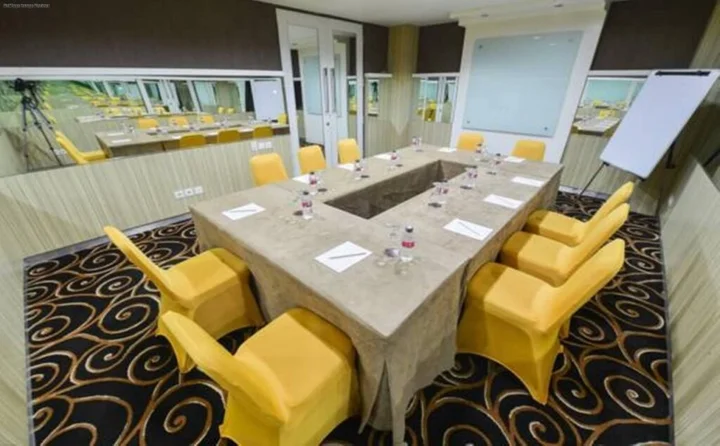 Джакарта: D'Hotel Jakarta