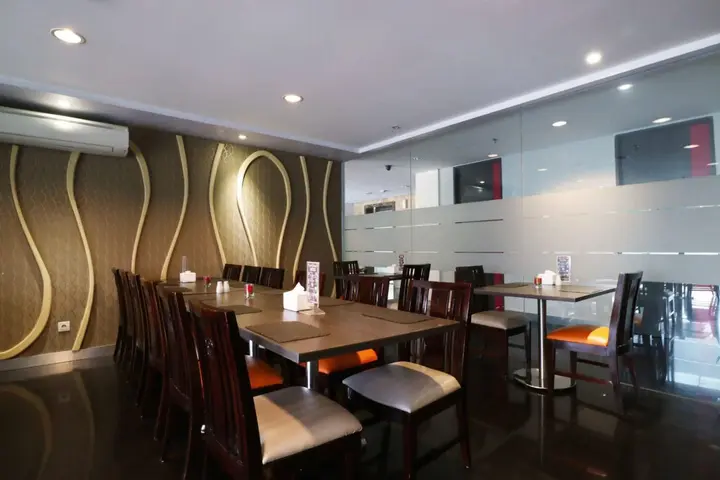 Джакарта: D'Hotel Jakarta