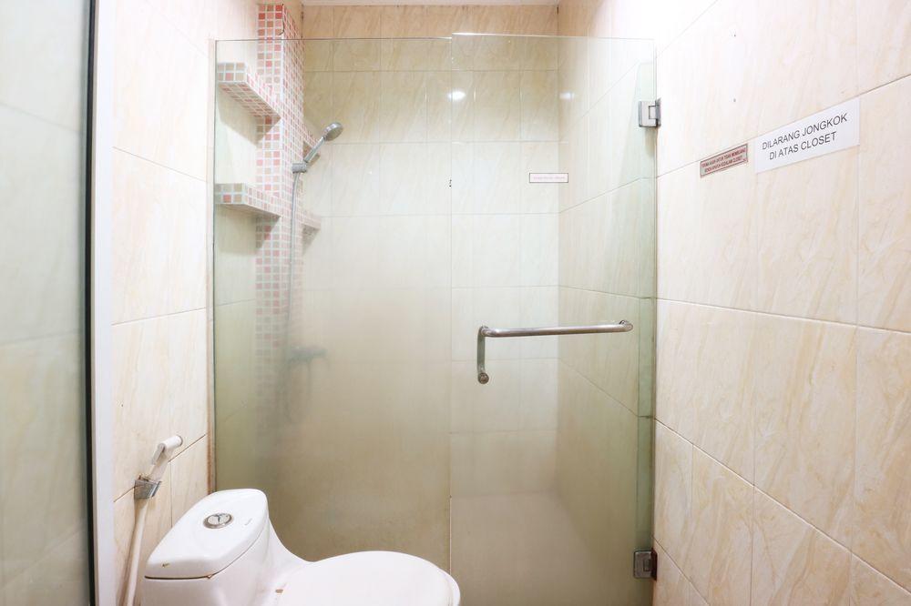 Джакарта: Wisma Nely Murni