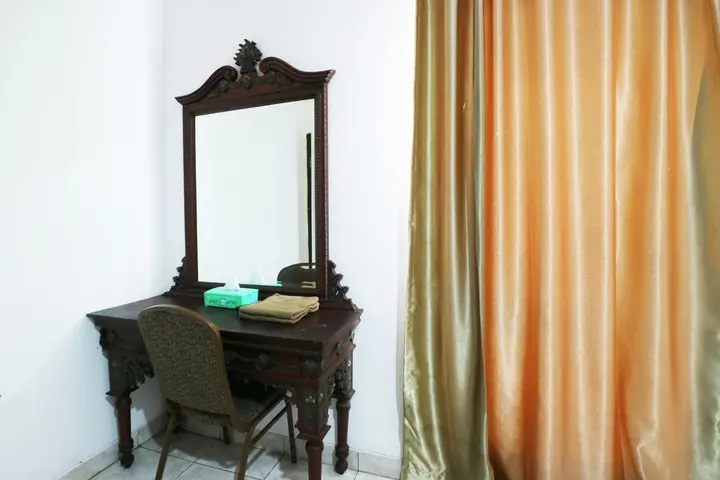 Джакарта: Wisma Nely Murni