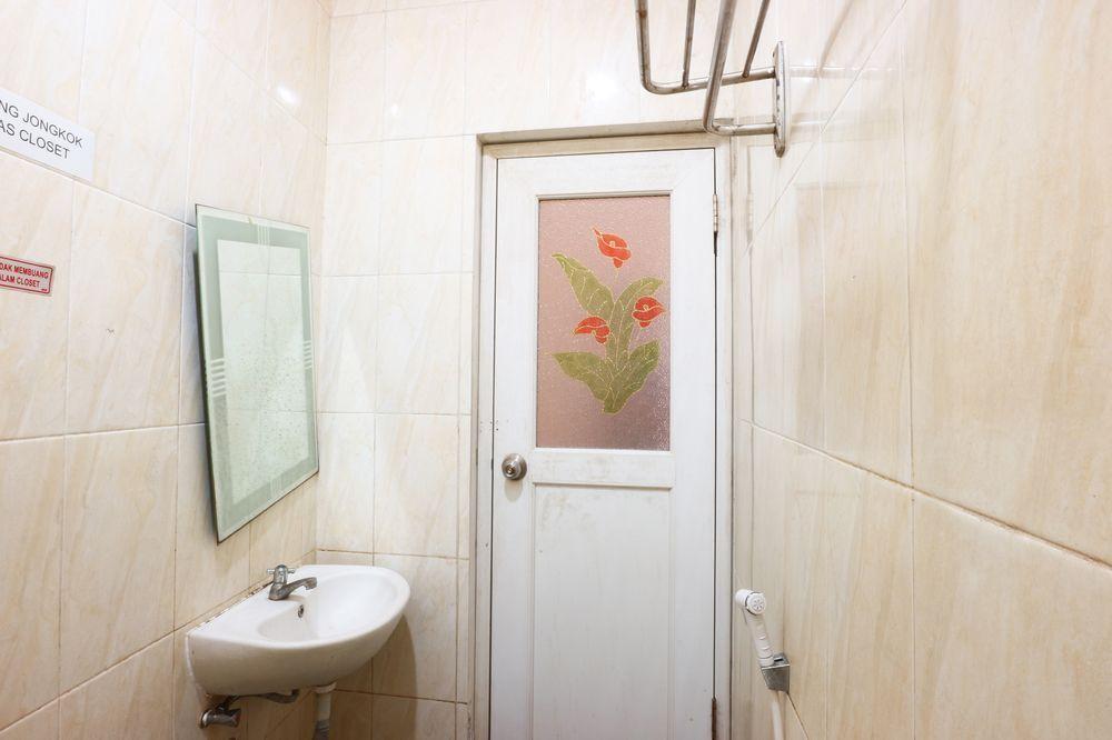 Джакарта: Wisma Nely Murni