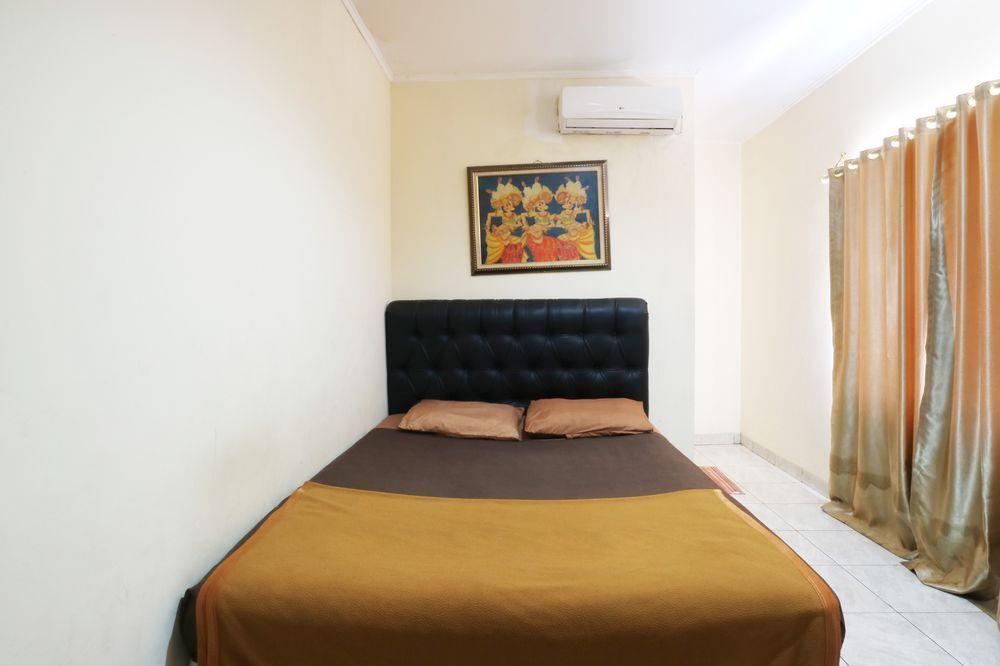 Джакарта: Wisma Nely Murni