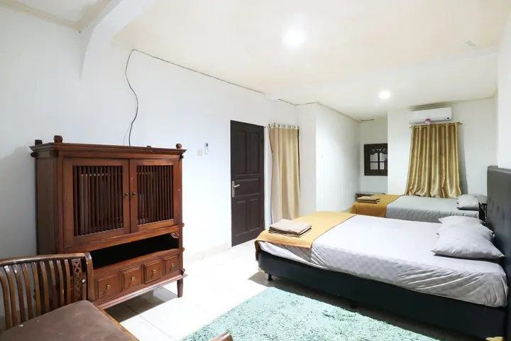 Джакарта: Wisma Nely Murni