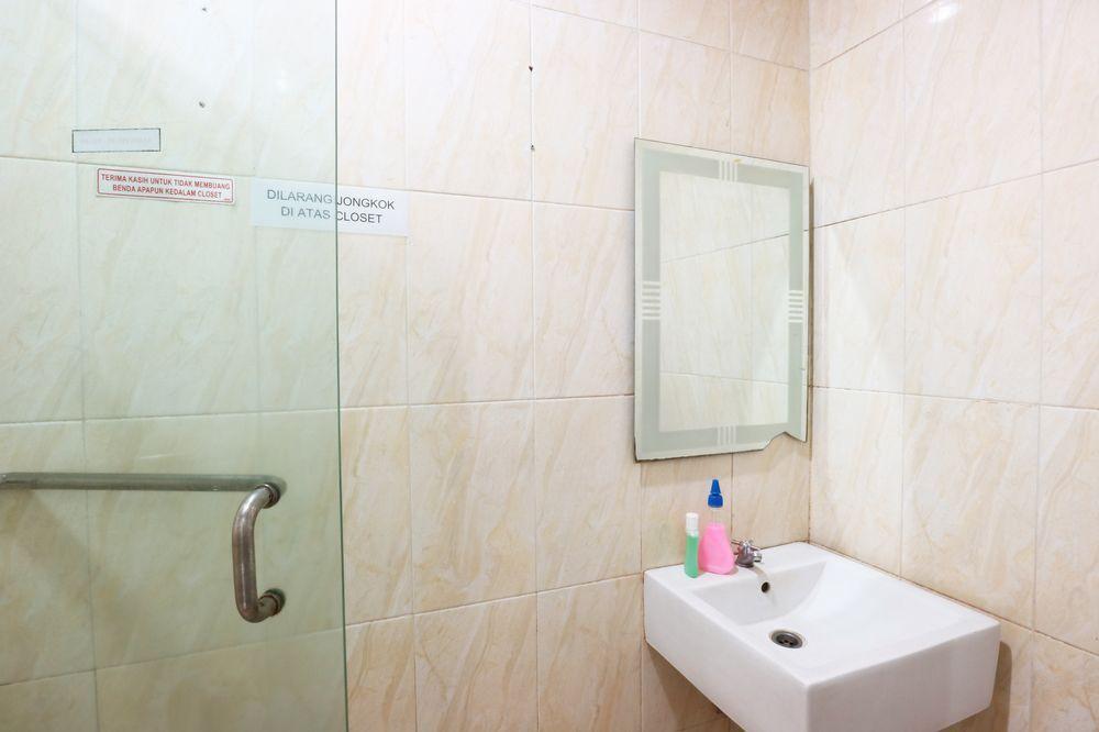 Джакарта: Wisma Nely Murni