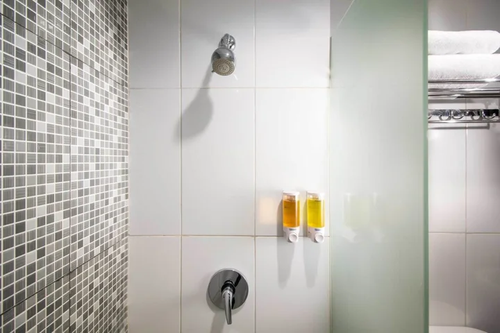 Джакарта: Hotel 88 Mangga Besar 62 by WH