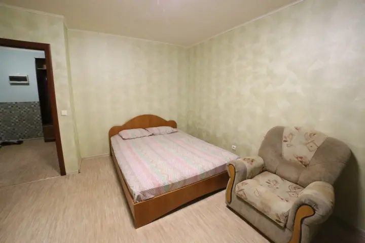 Уфа: Апартаменты Комсомольская 106 Колосс