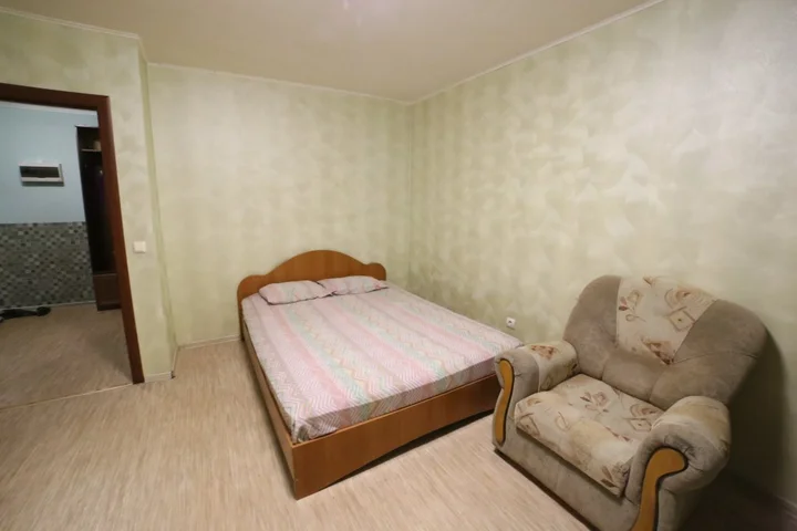 Уфа: Апартаменты Комсомольская 106 Колосс