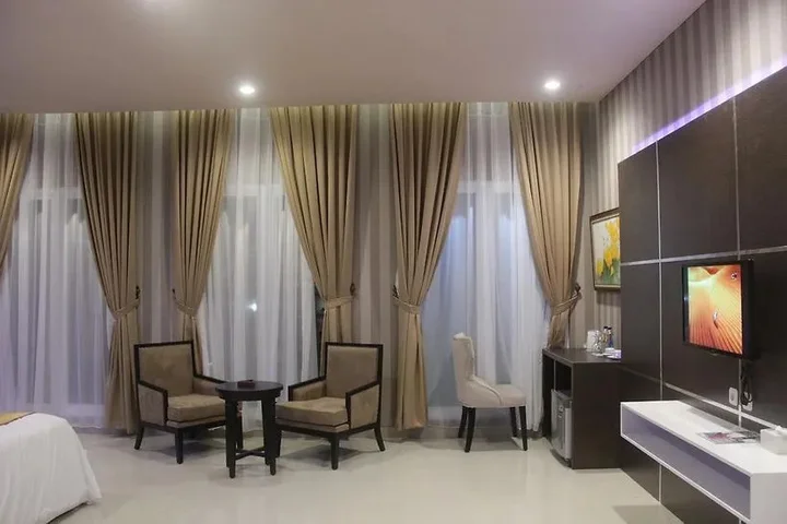 Чиребон: Sapadia Hotel Cirebon