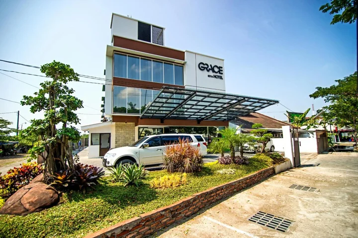 Сурабая: Grace Setia Hotel