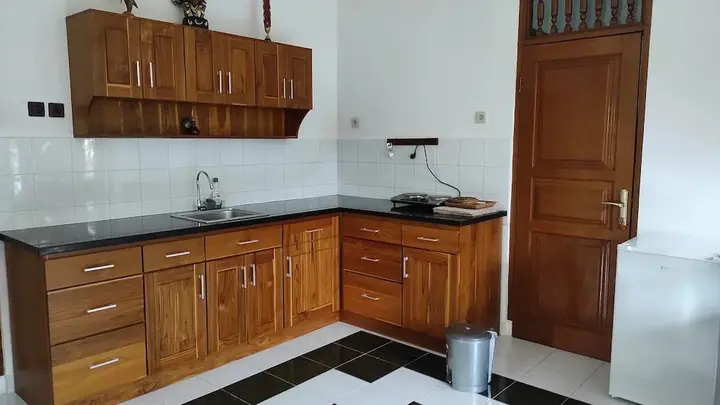 Сукасада: Keyani's Bungalow