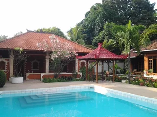 Сукасада: Keyani's Bungalow