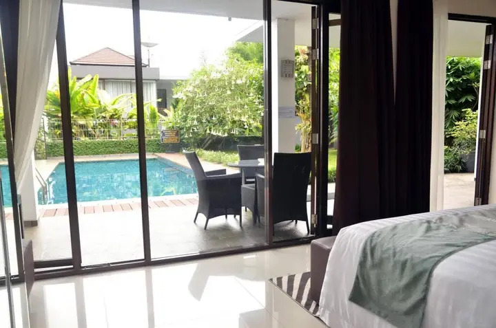 Бандунг: BreezeBlows City View 5BR with Pool + Familly Room