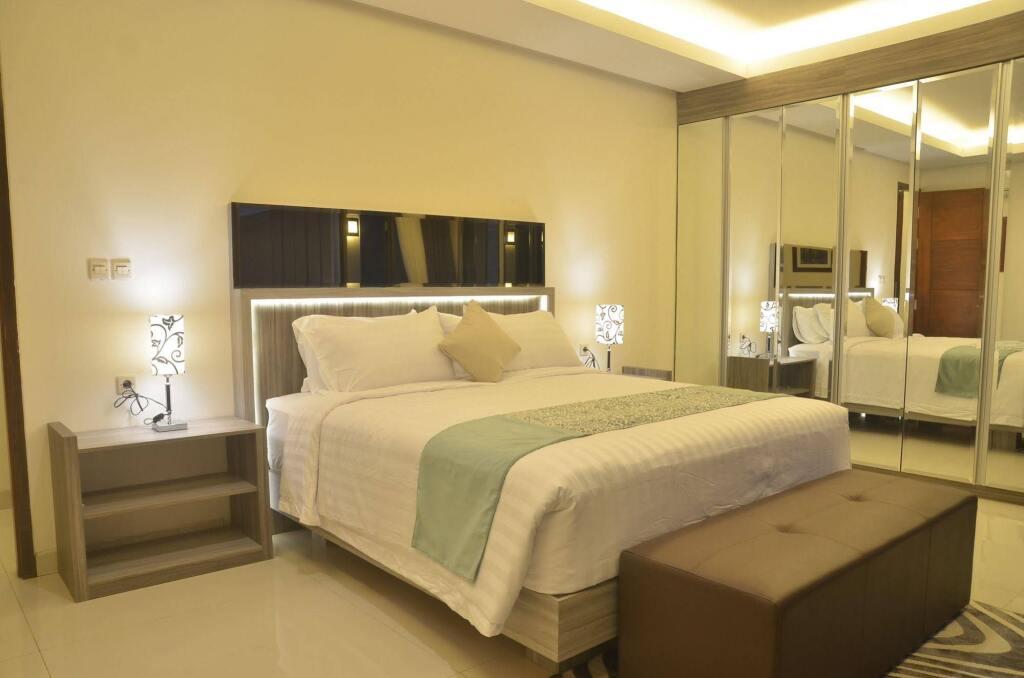 Бандунг: BreezeBlows City View 5BR with Pool + Familly Room