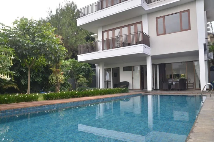 Бандунг: BreezeBlows City View 5BR with Pool + Familly Room