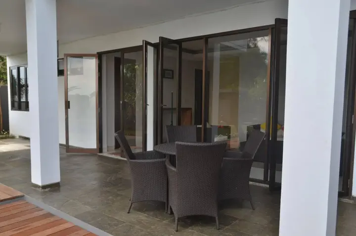 Бандунг: BreezeBlows City View 5BR with Pool + Familly Room