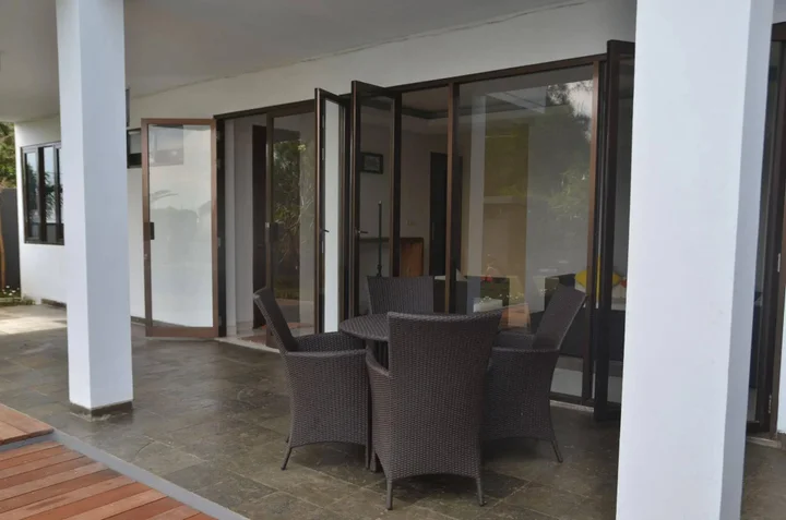 Бандунг: BreezeBlows City View 5BR with Pool + Familly Room