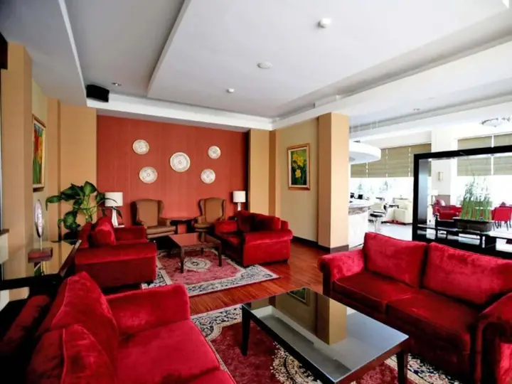 Чиребон: Grage Hotel Cirebon