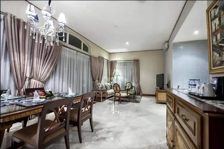 Депок: R Hotel Rancamaya