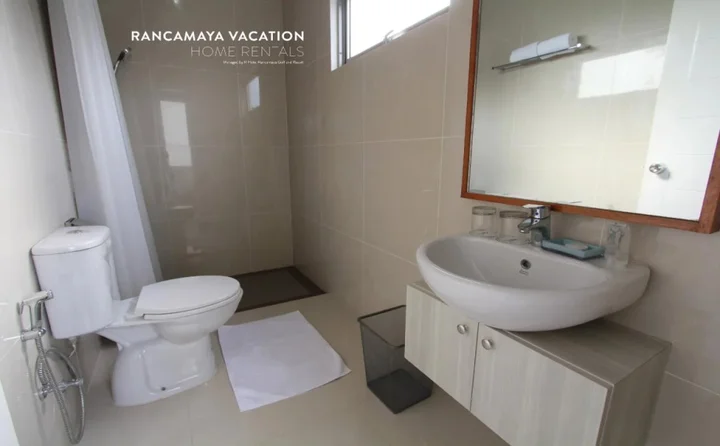 Депок: R Hotel Rancamaya