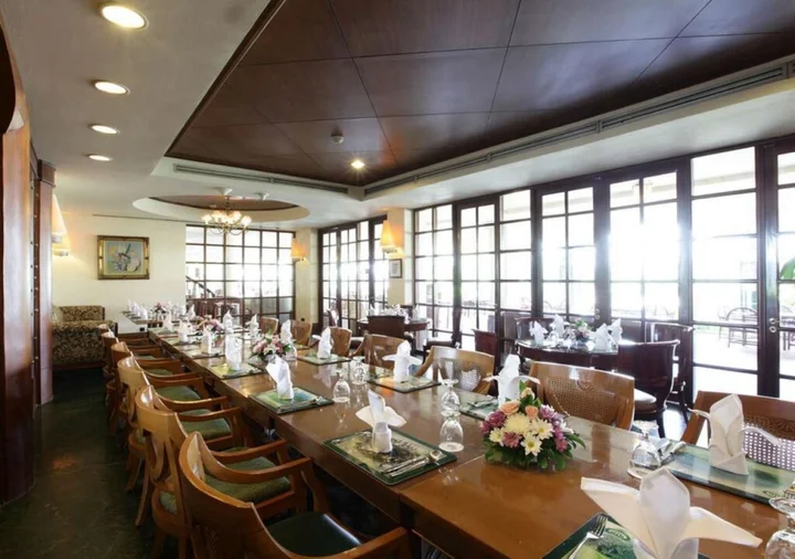 Депок: R Hotel Rancamaya