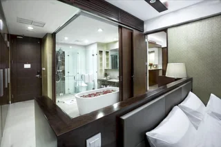 Депок: R Hotel Rancamaya