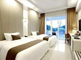 Депок: R Hotel Rancamaya