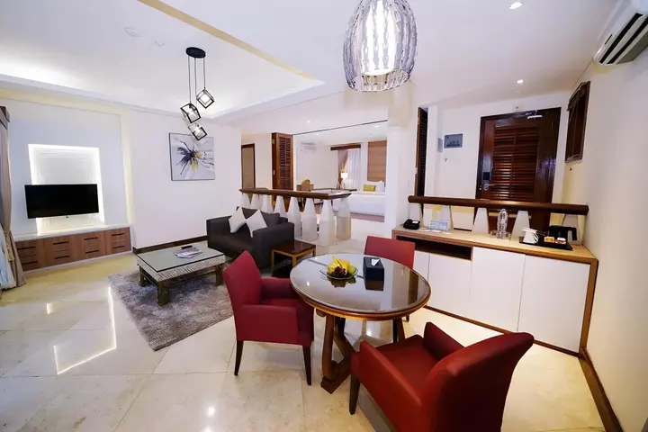 Депок: R Hotel Rancamaya