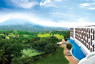 Депок: R Hotel Rancamaya