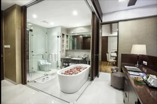 Депок: R Hotel Rancamaya