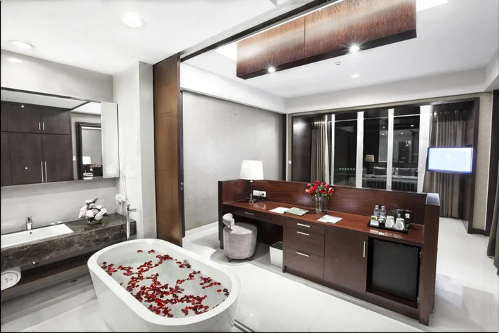 Депок: R Hotel Rancamaya