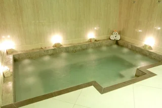 Депок: R Hotel Rancamaya