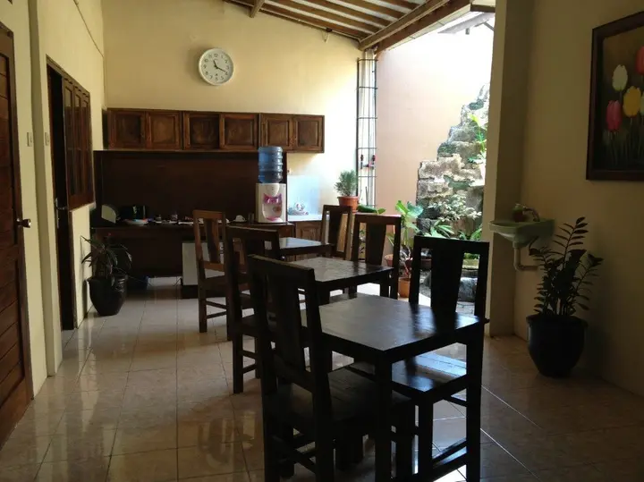 Депок: Larasati Guest House