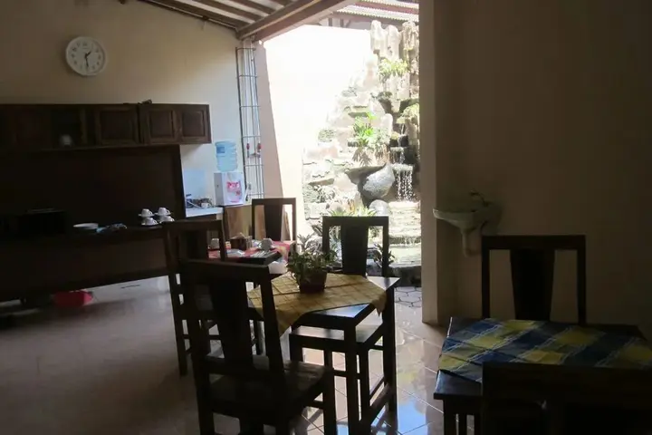 Депок: Larasati Guest House